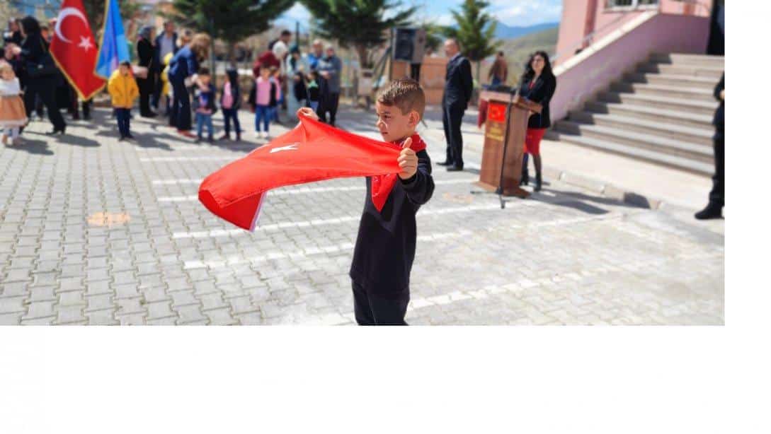 23 Nisan Ulusal Egemenlik ve Çocuk Bayramı İlçemiz'de Coşkuyla Kutlandı.