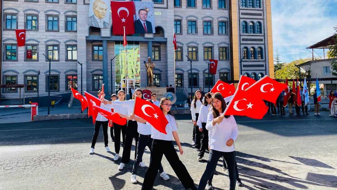 İlçemizde 29 Ekim Cumhuriyet Bayramı coşku ile kutlandı.